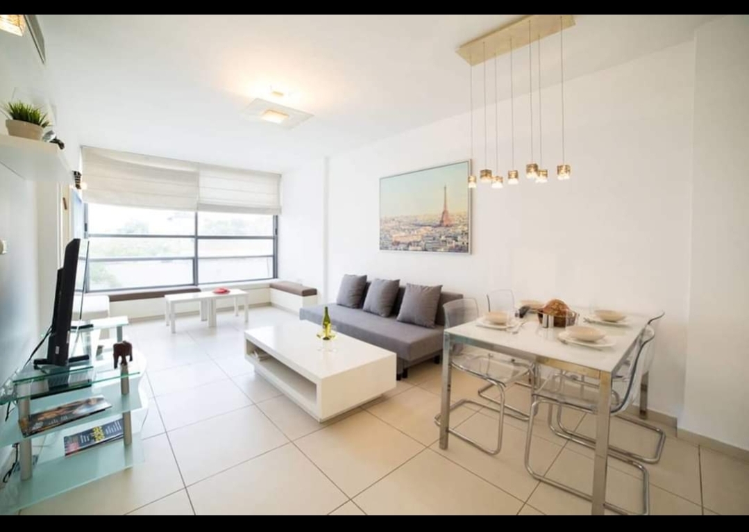 דירת 3 חדרים יפה ומוארת בתל אביב עם מקלט בבניין